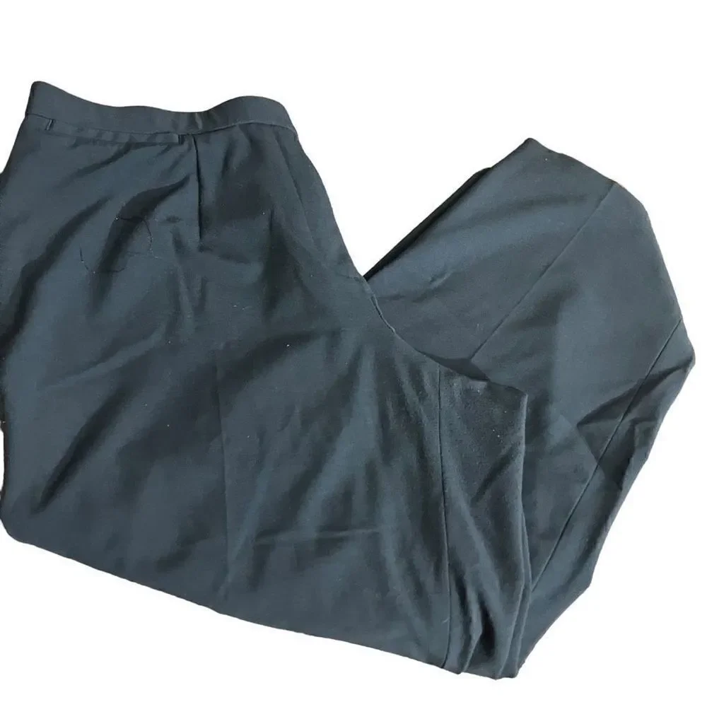Covington Woman’s Stretch Navy Dress Pants / SZ: 18W